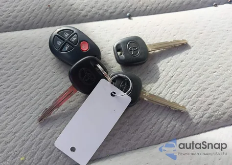 2014 Toyota Sienna Le V6 8 Passenger z USA, uszkodzony, nr VIN 5TDKK3DC2ES428567